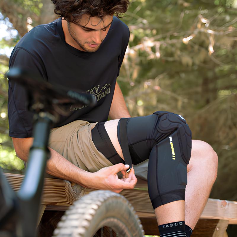G-FORM Pro Rugged 2 Knee Guards Black/Black-Pit Crew Cycles