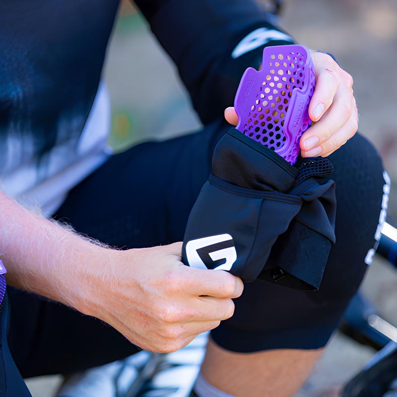 G-FORM Terra Knee Guards RE ZRO/Black-Pit Crew Cycles